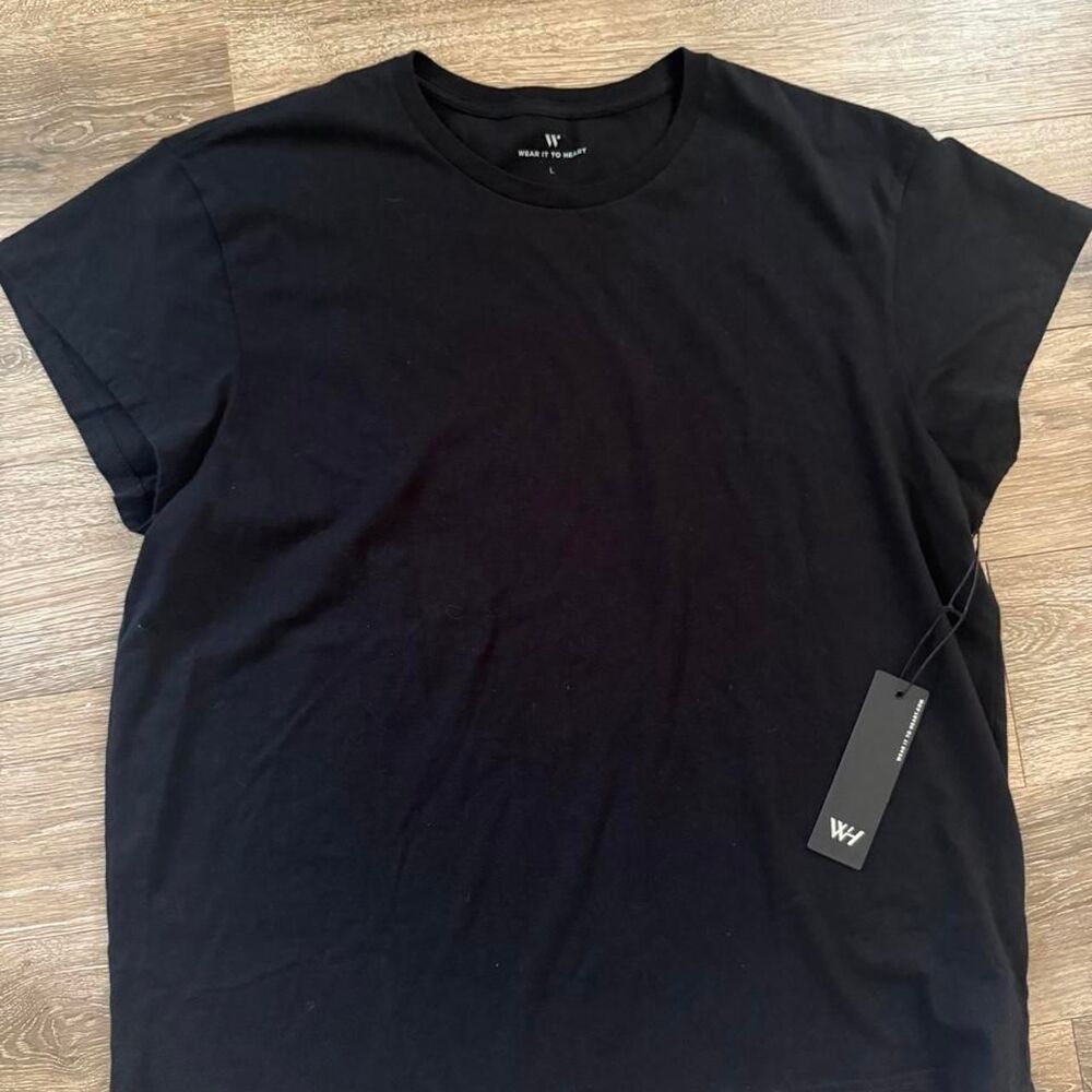WEAR IT TO HEART Men's Black T-shirt - L